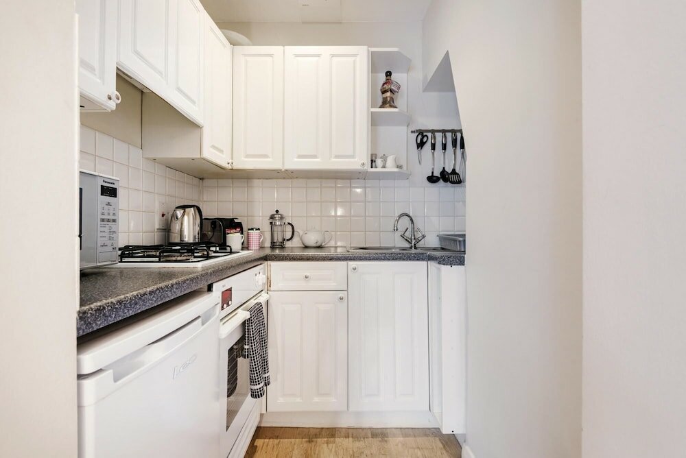 Фото Charming Victoria Home close to Buckingham Palace