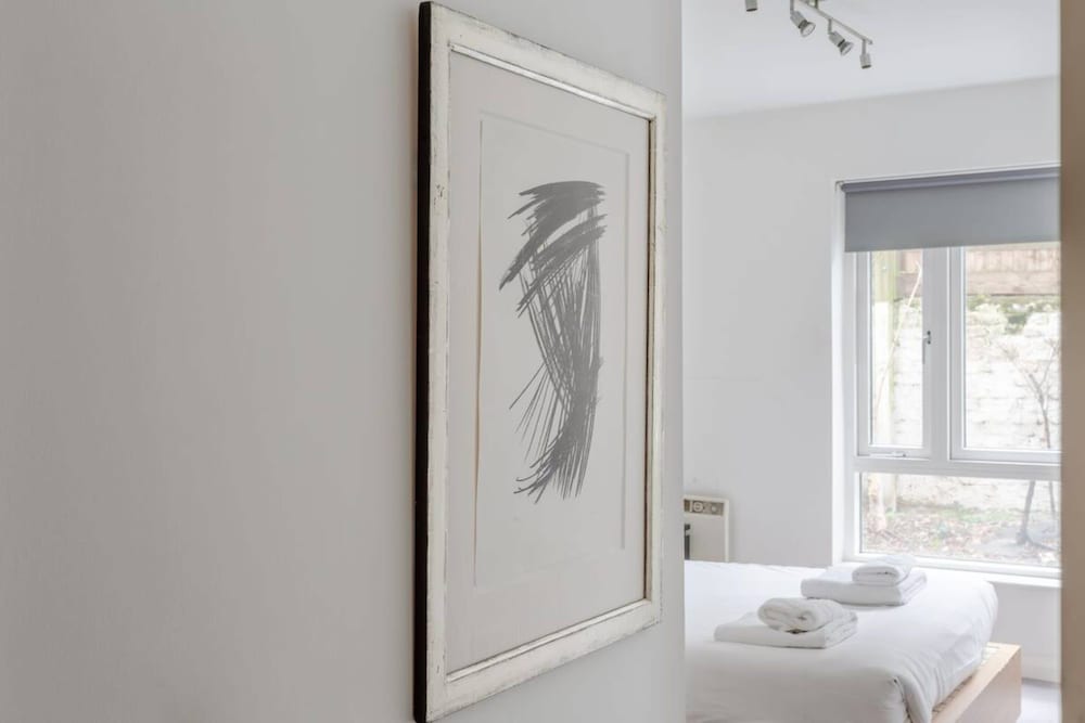 Фото Spacious 1 Bed Apartment Near Shoreditch Park