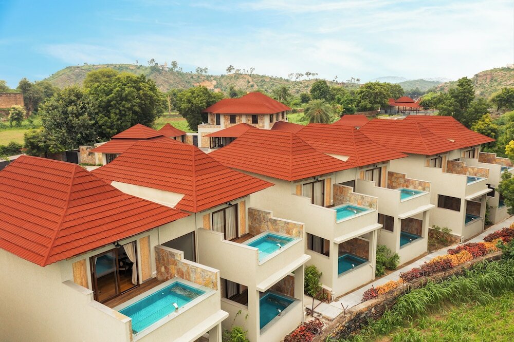 Фото Sarasiruham Resort Private Pool Villa