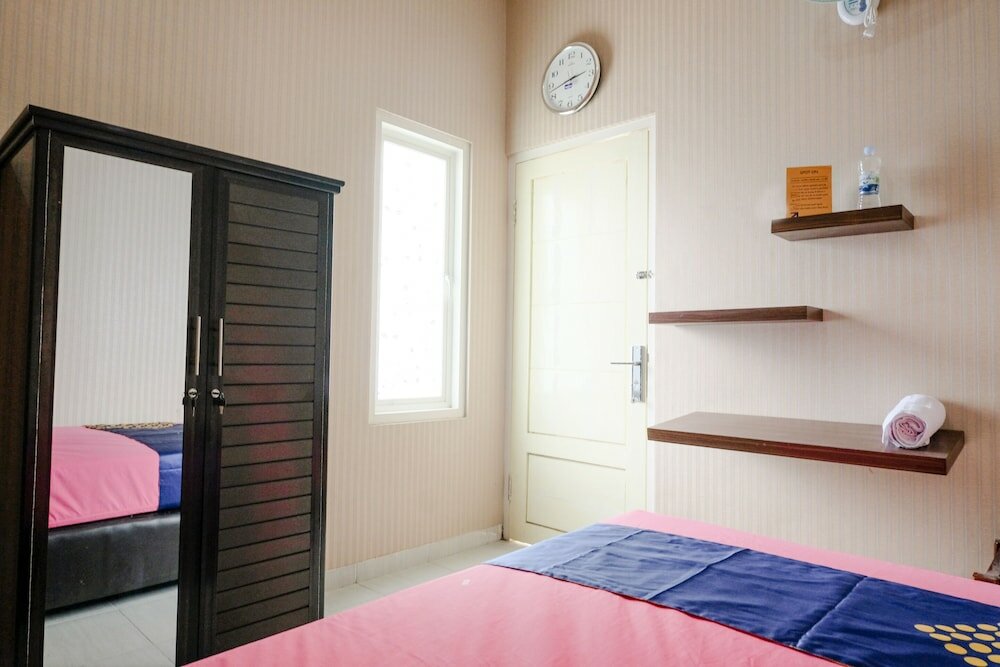 Фото Spot On 1878 Griya Bunda Family