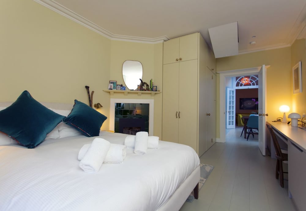 Фото Holland Park Luxury with Garden