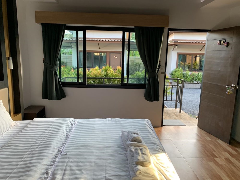 Фото Thalang Resort