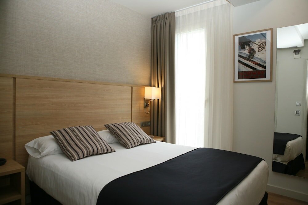 Фото Отель Terminus Puigcerdà