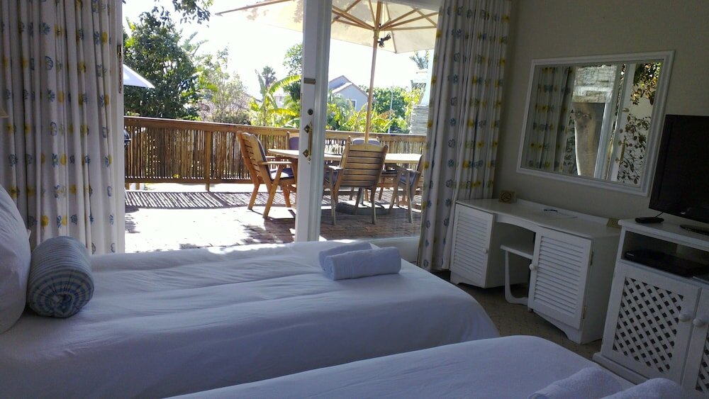 Фото La Boheme Bed and Breakfast