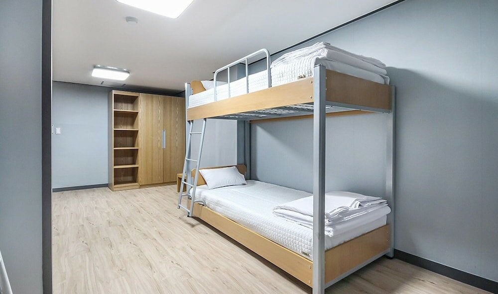 Фото Geoje Hotel Deluxe and Guest House