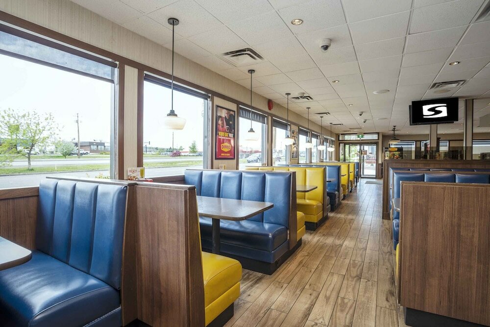 Фото Sandman Hotel & Suites Prince George