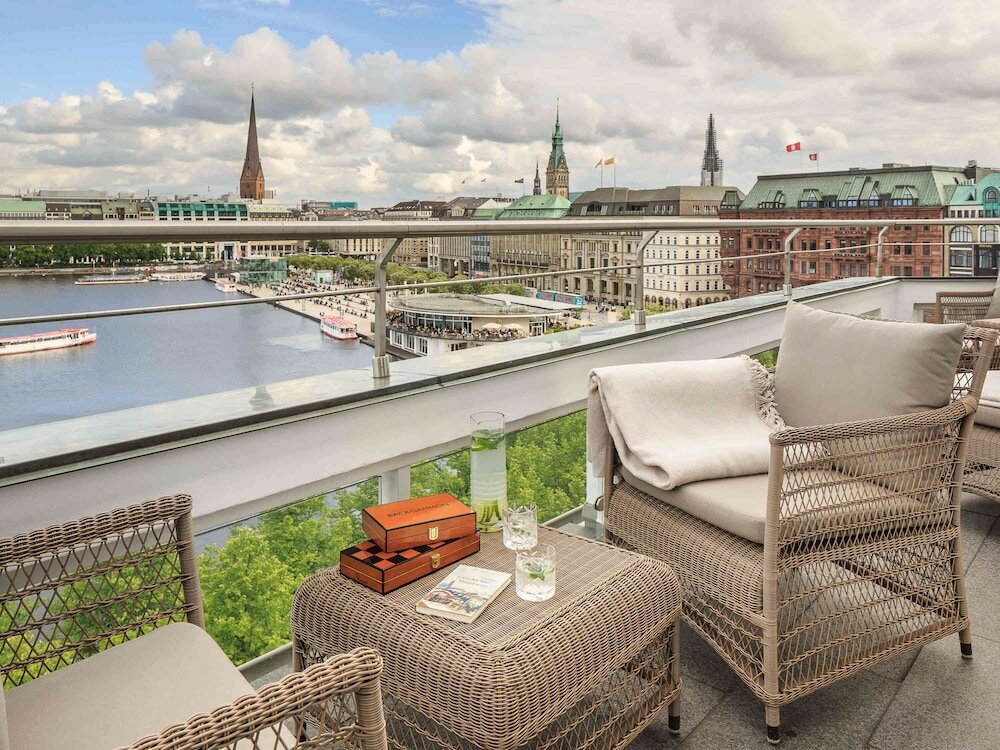 Фото Fairmont Hotel Vier Jahreszeiten