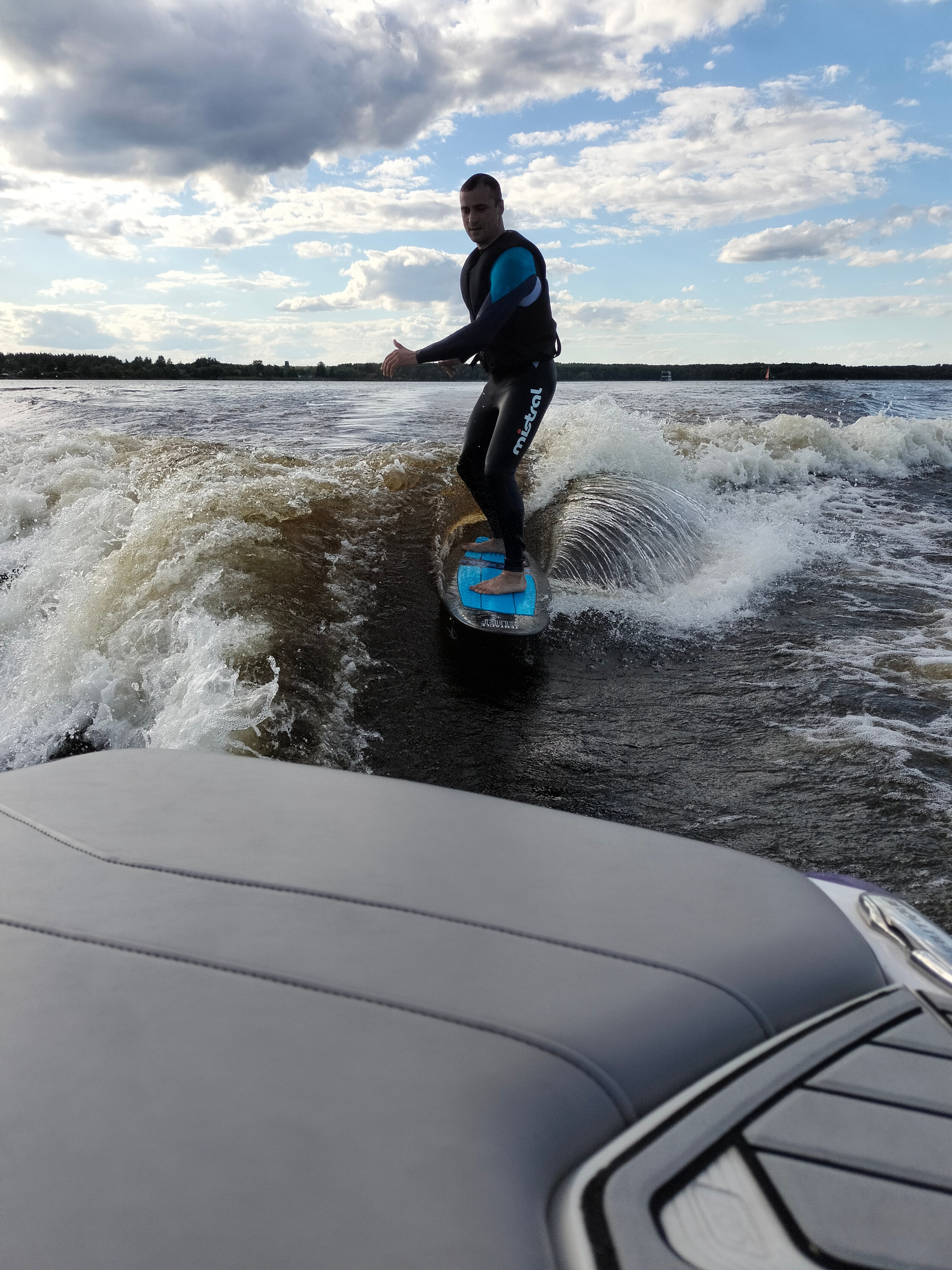 Фото Wake Hotel 1