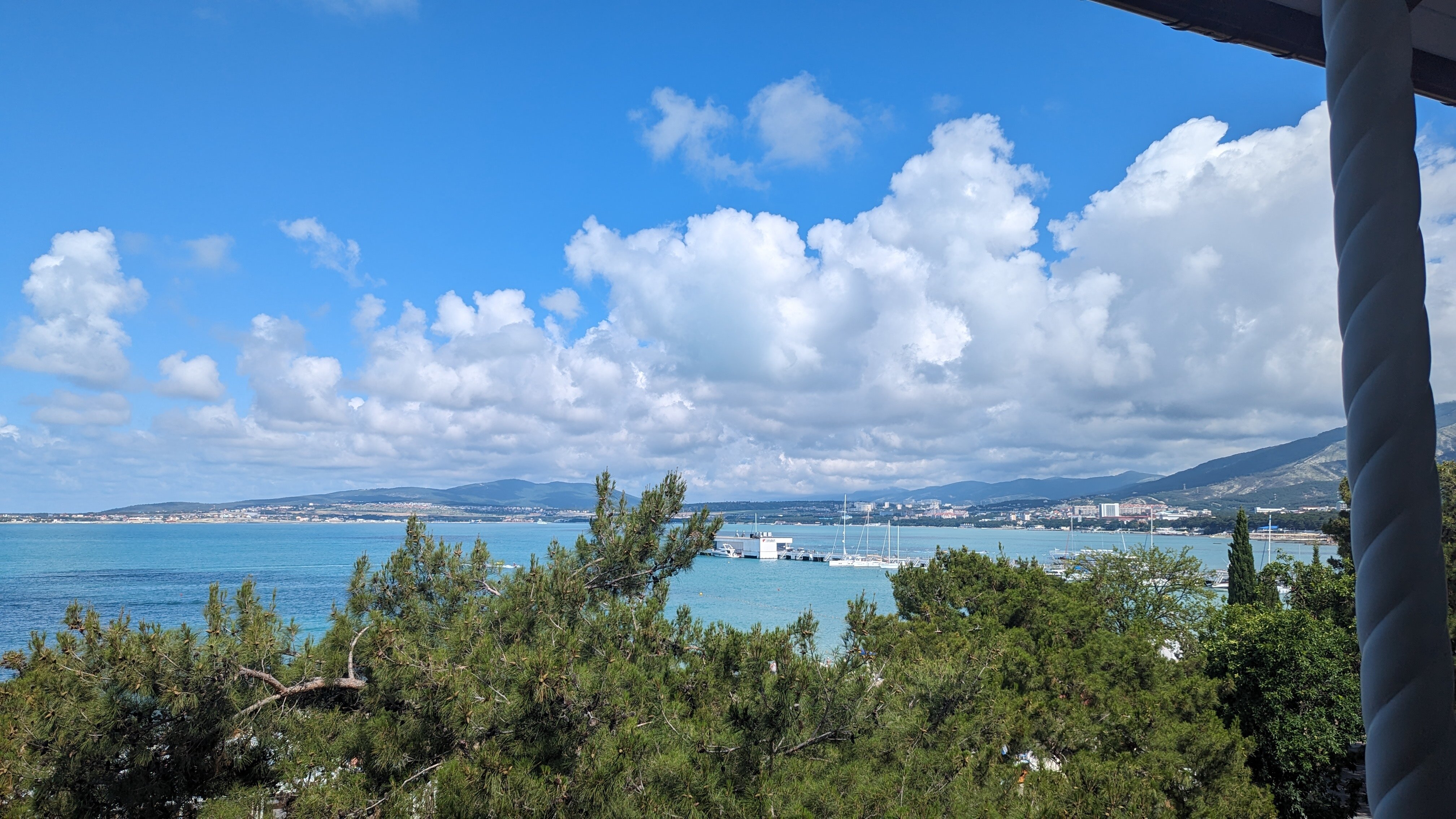 Фото Янтарь