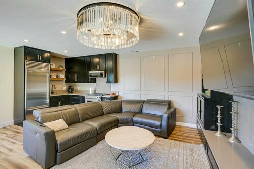 Гостиница Awesome Fullerton Vacation Rental w Private Pool! в Фуллертоне