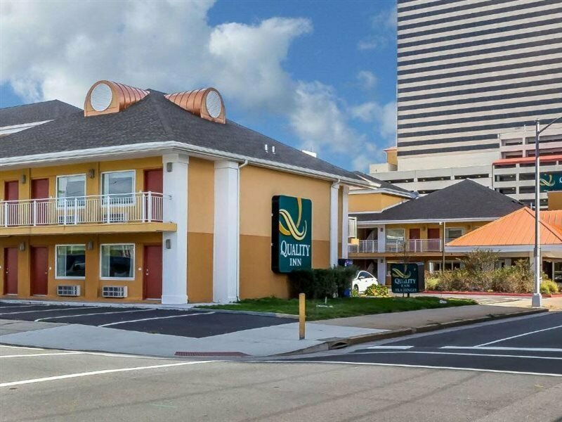 Гостиница Quality Inn Flamingo в Атлантик-Сити