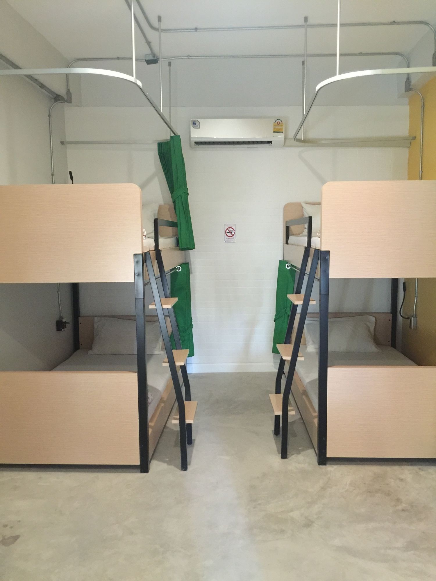 Фото Bed@Town Hostel