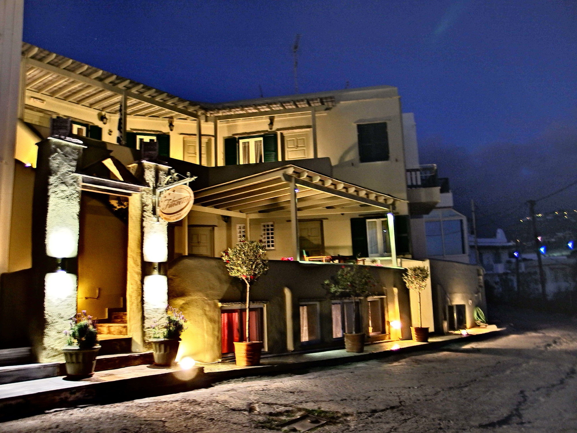 Фото отеля 1