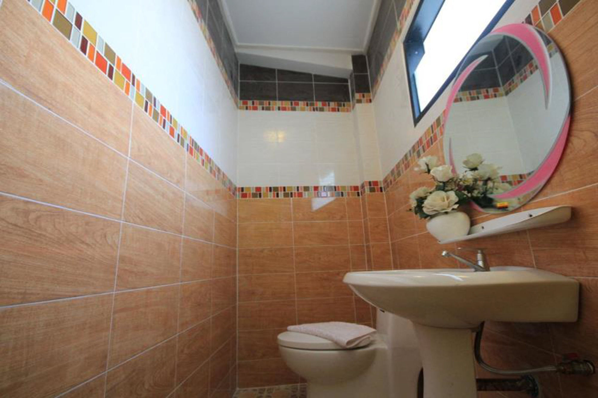 Фото Home Place Hotel