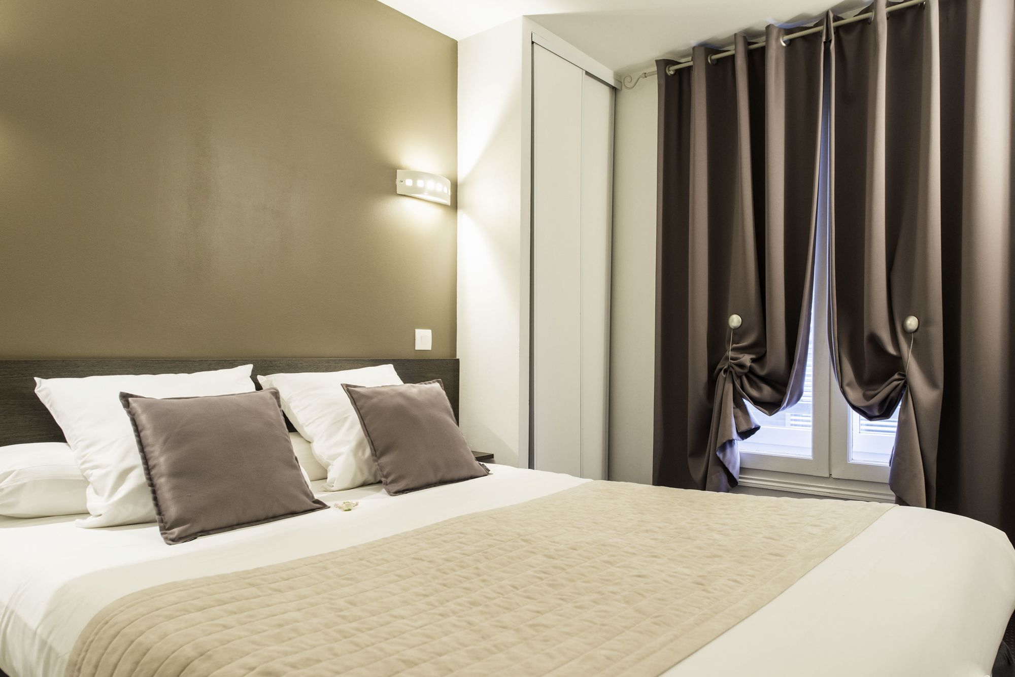 Фото Un Hôtel sur le Port