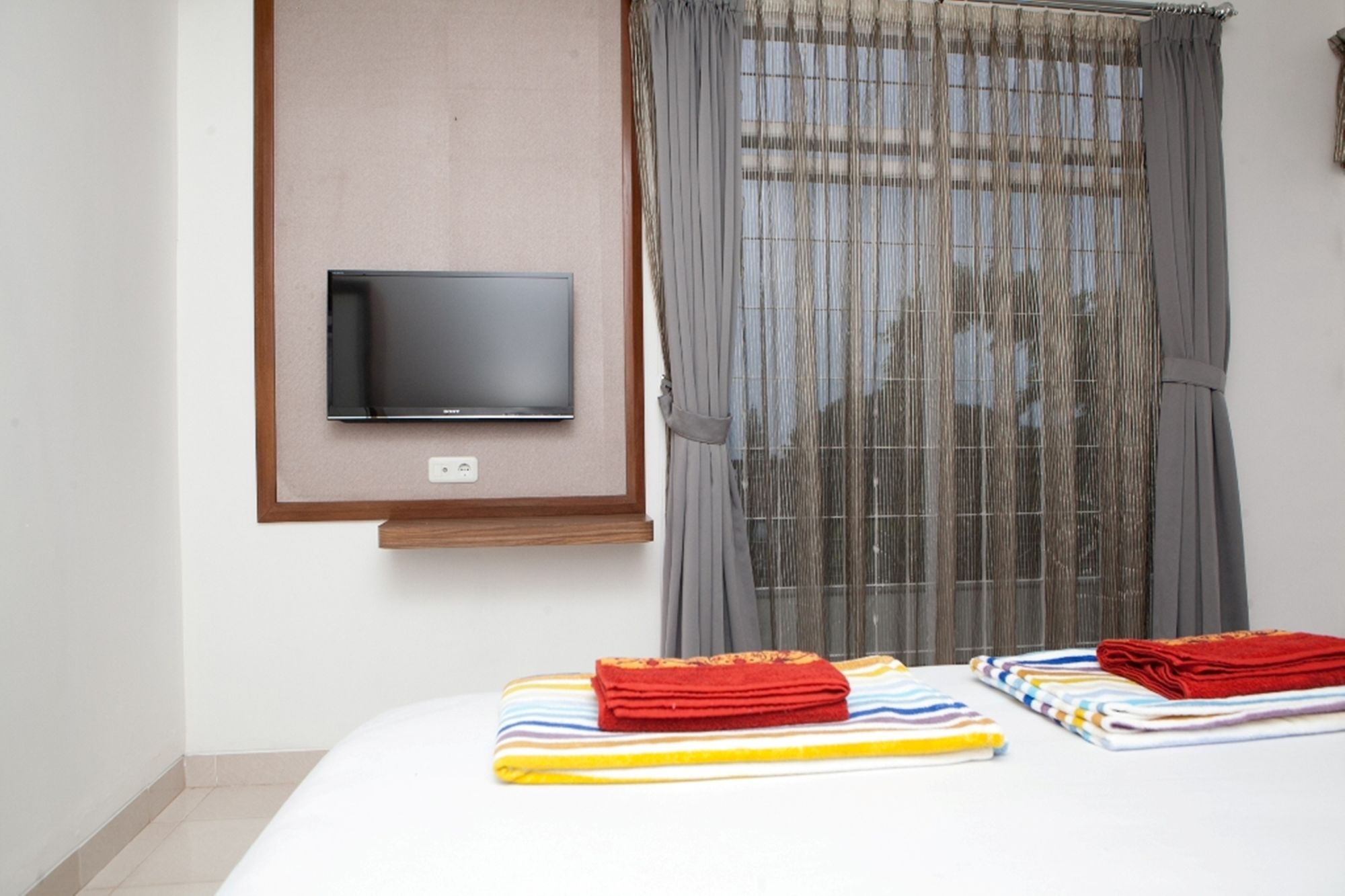 Фото RedDoorz Plus near Sukajadi 2