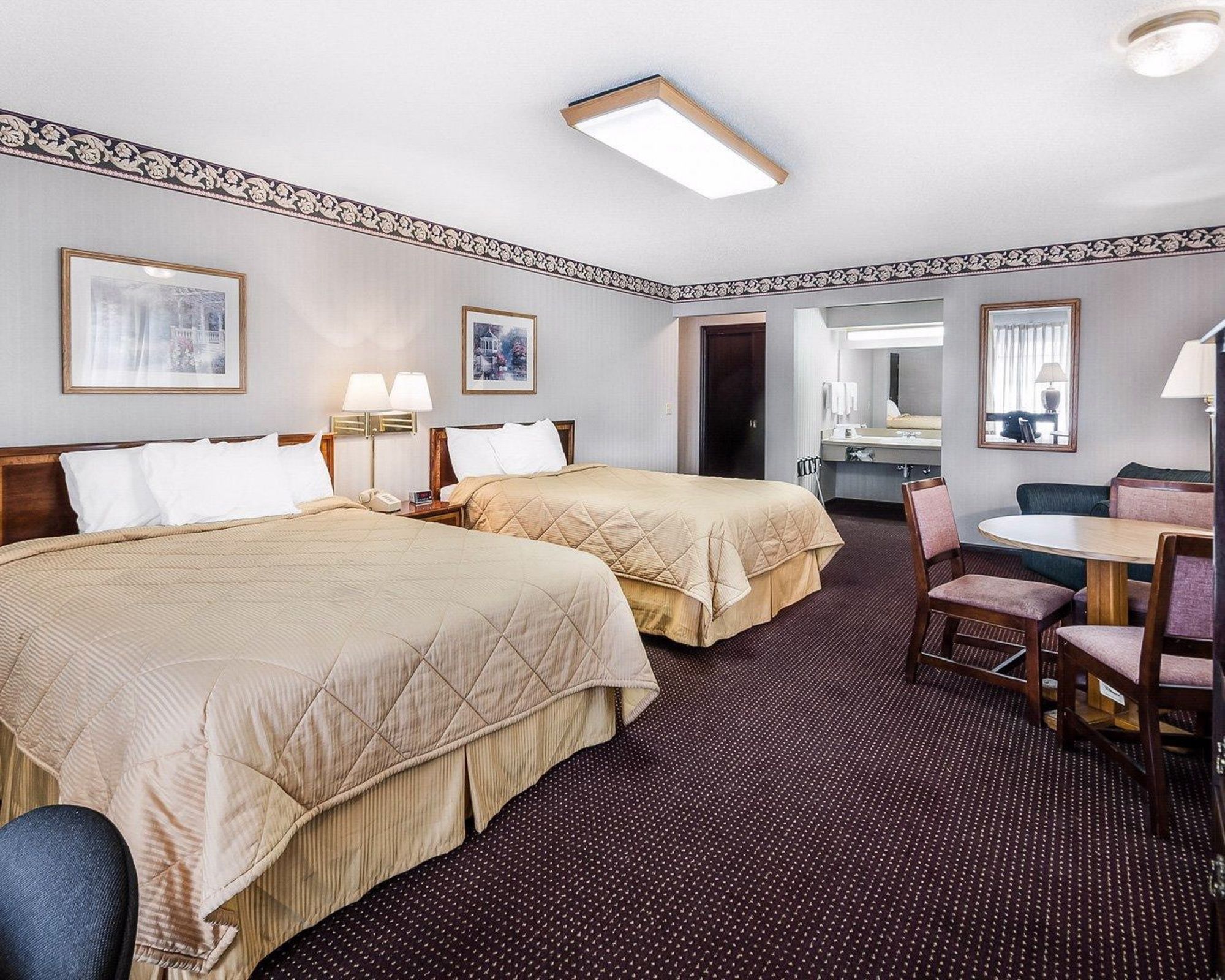 Фото SureStay Hotel by Best Western Olathe