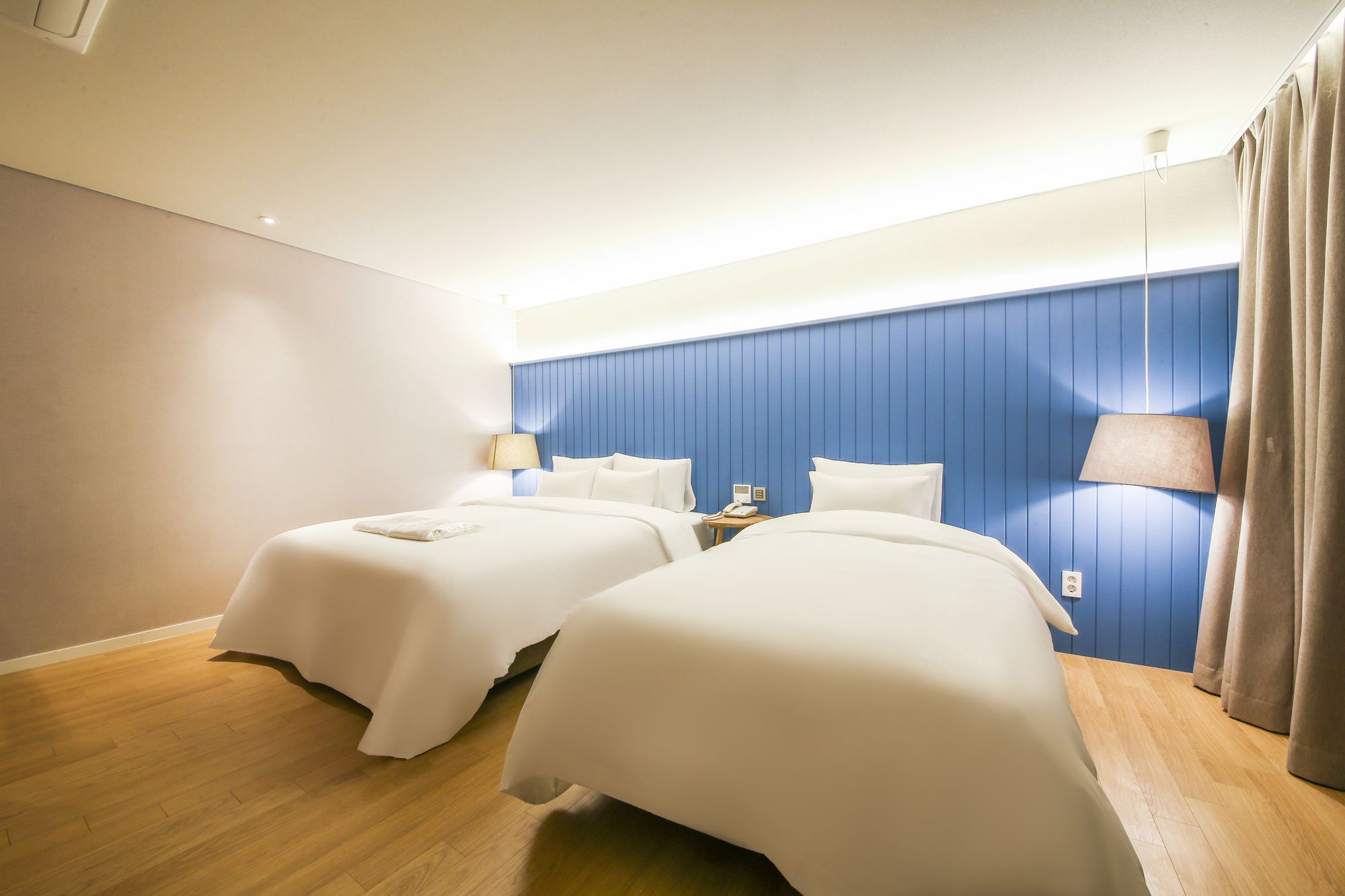 Фото Hotel Londoner Yongwon