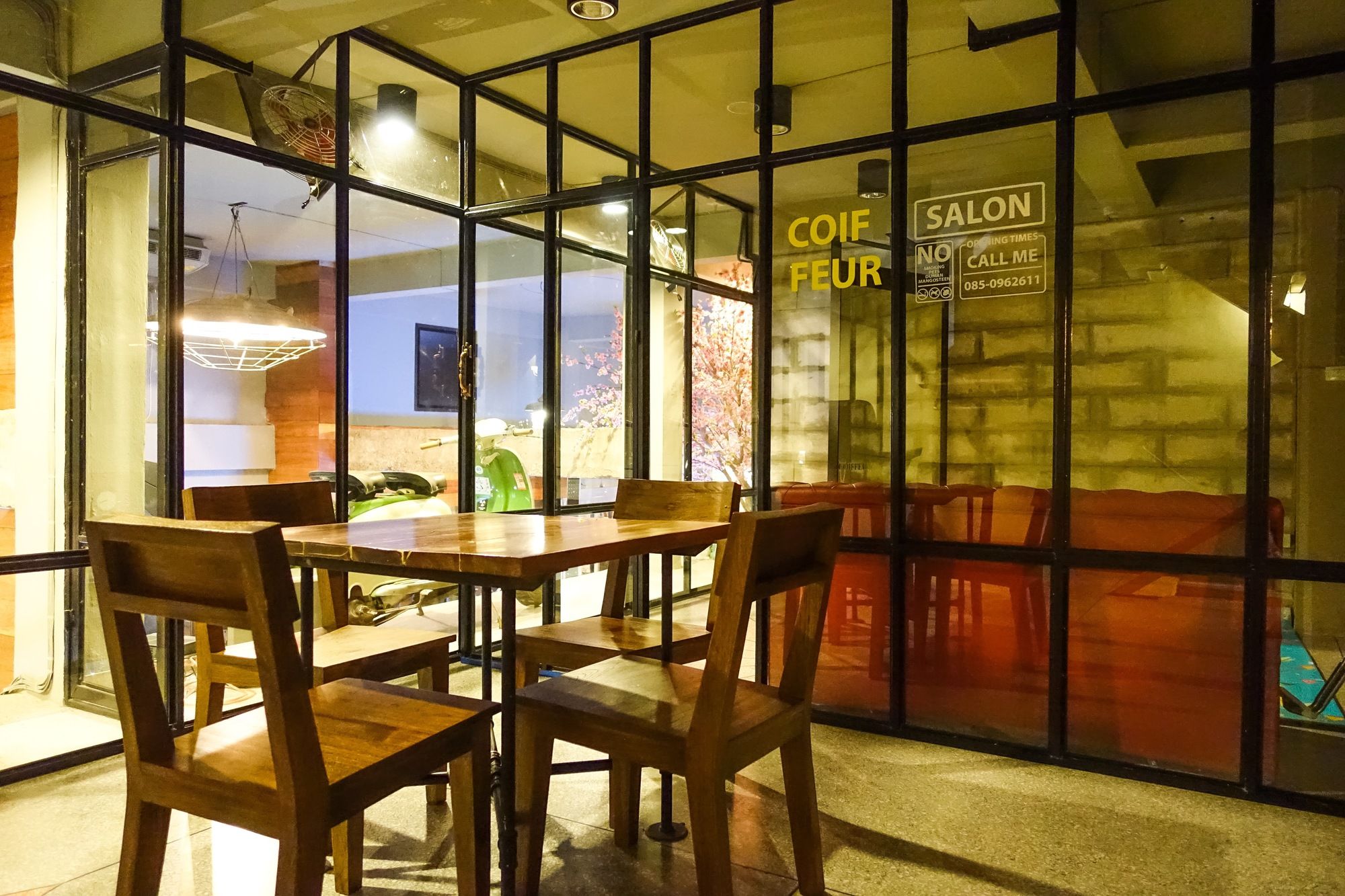 Фото The 8 Factory Hostel Phitsanulok