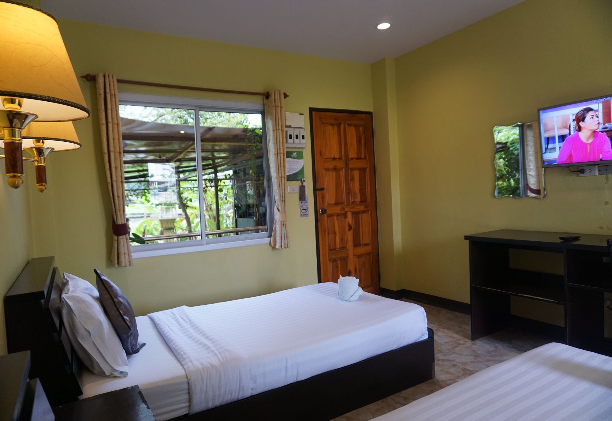 Фото Phoemphoon 2 Hotel