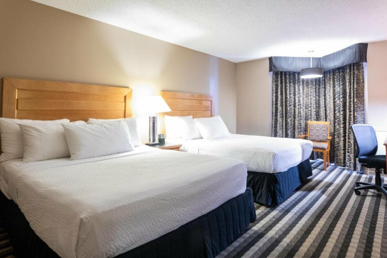 Фото Royal West Edmonton, trademark Collection