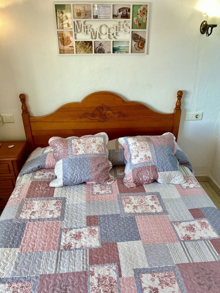 Фото Hostal Dianes