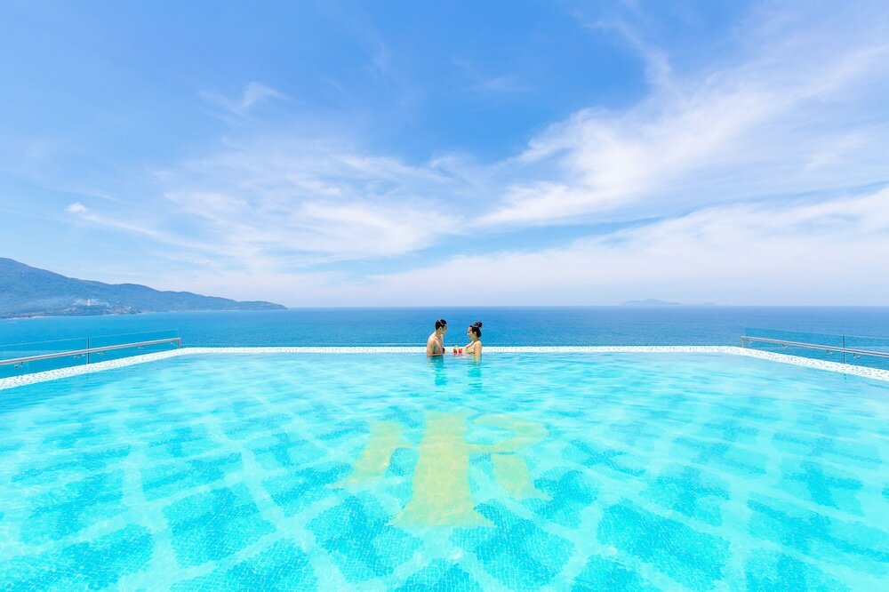 Фото Mandila Beach Hotel DaNang