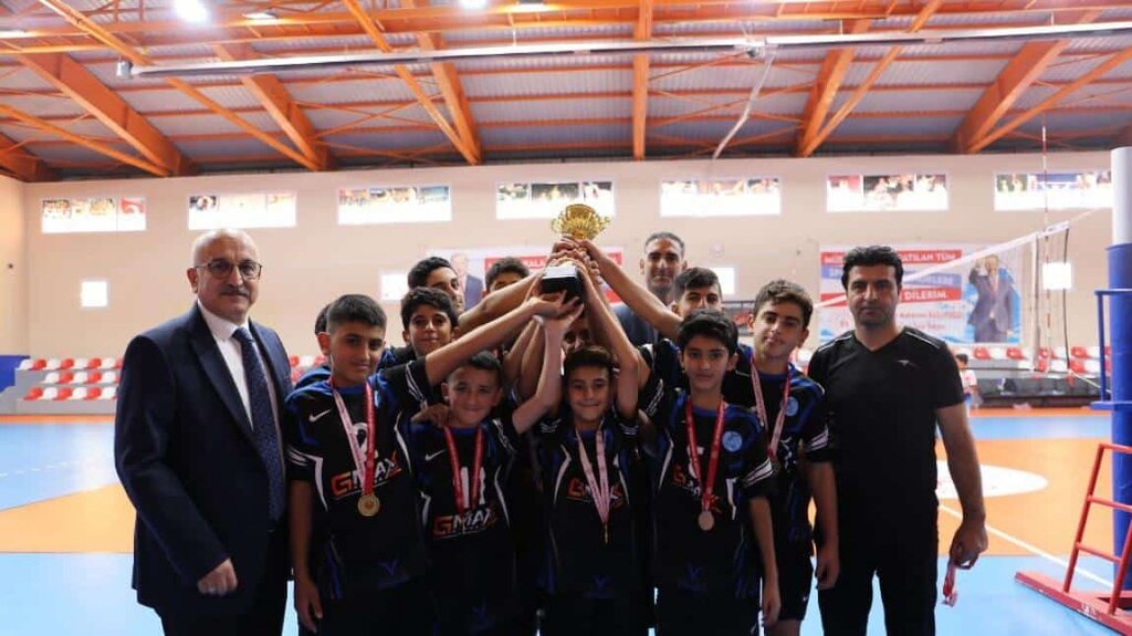 School Koçören Cemalettin Tınaztepe Middle School, Defne, photo