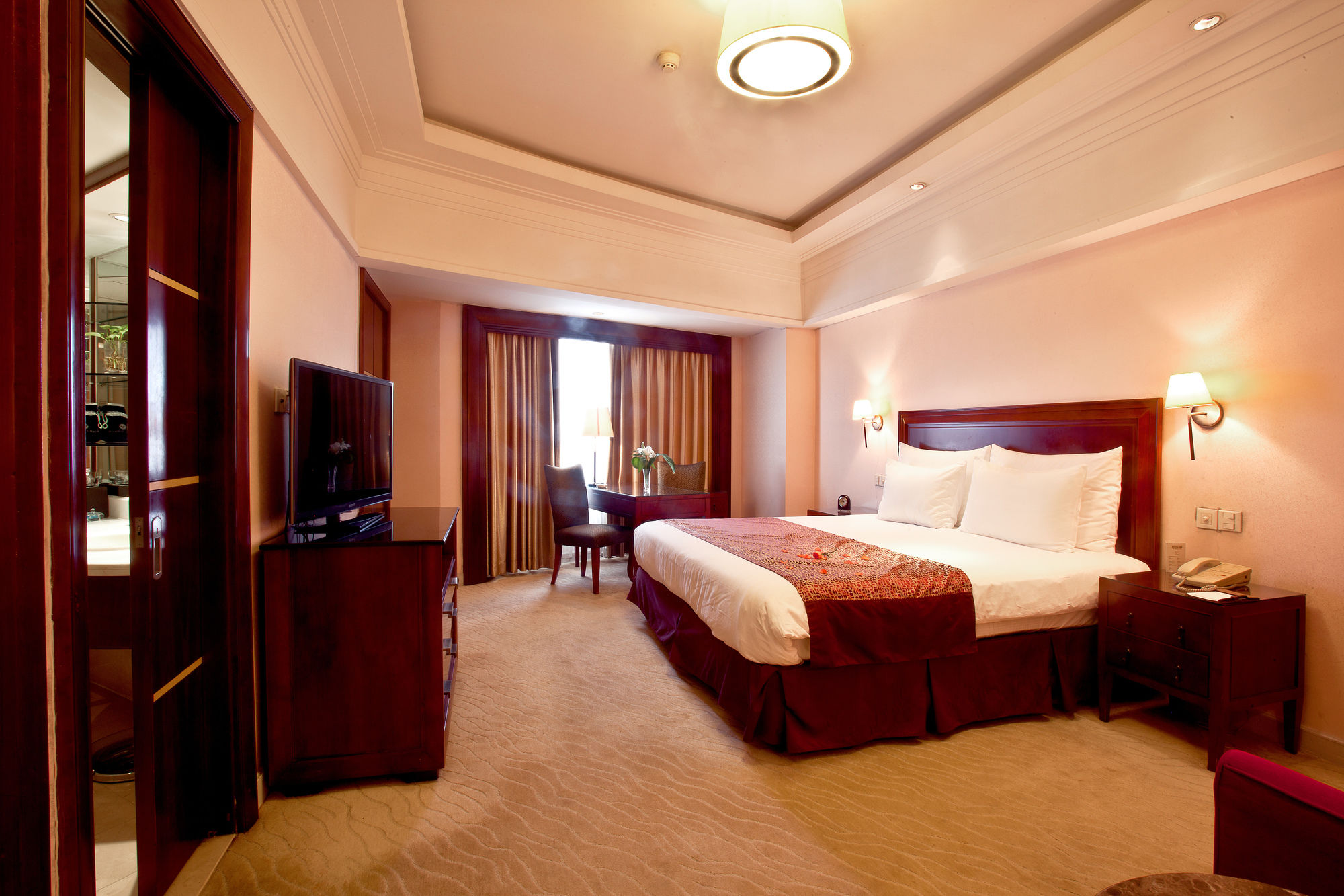 Фото Shaoxing Xianheng Grand Hotel
