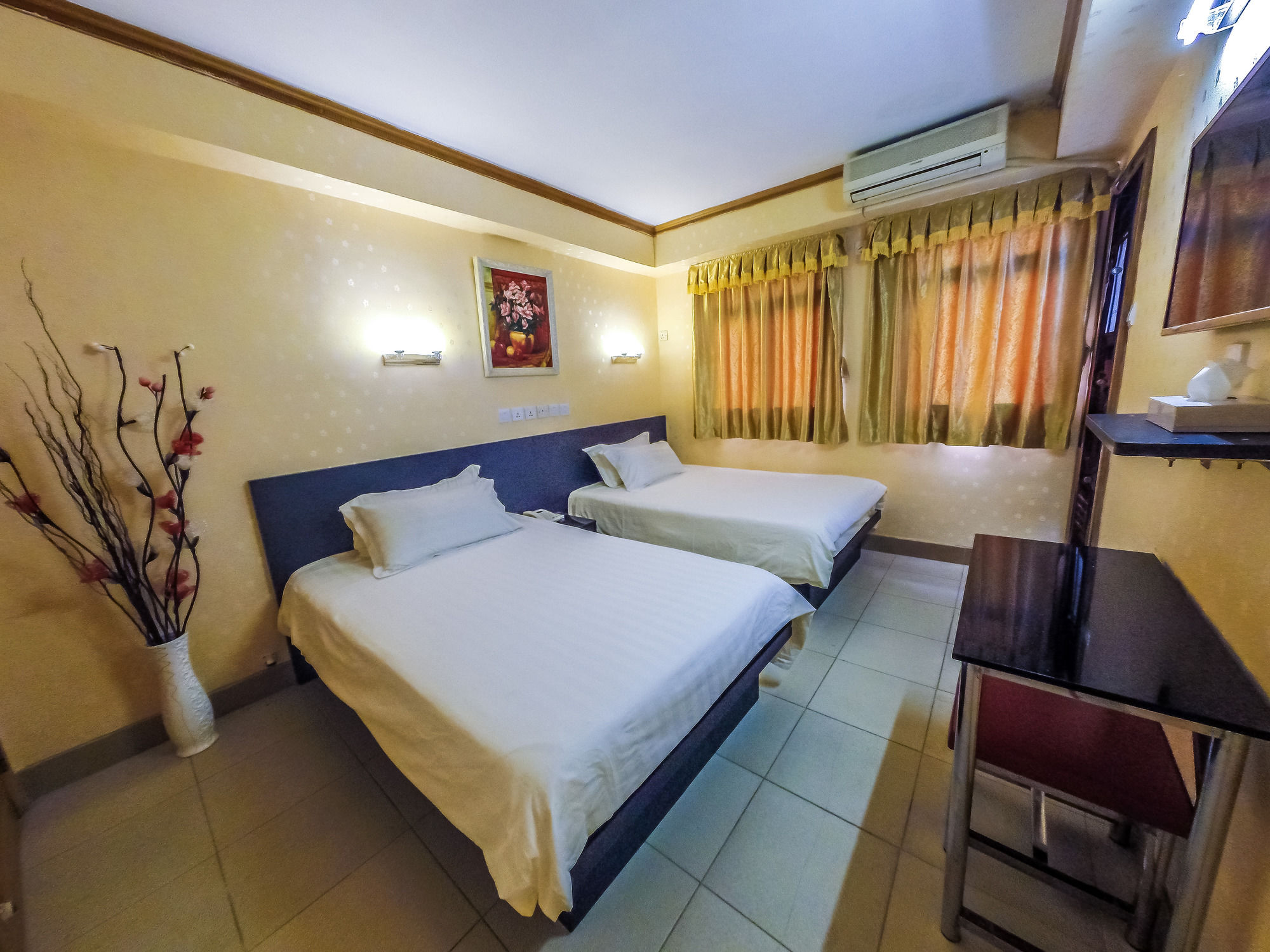 Фото Hotel Hou Kong