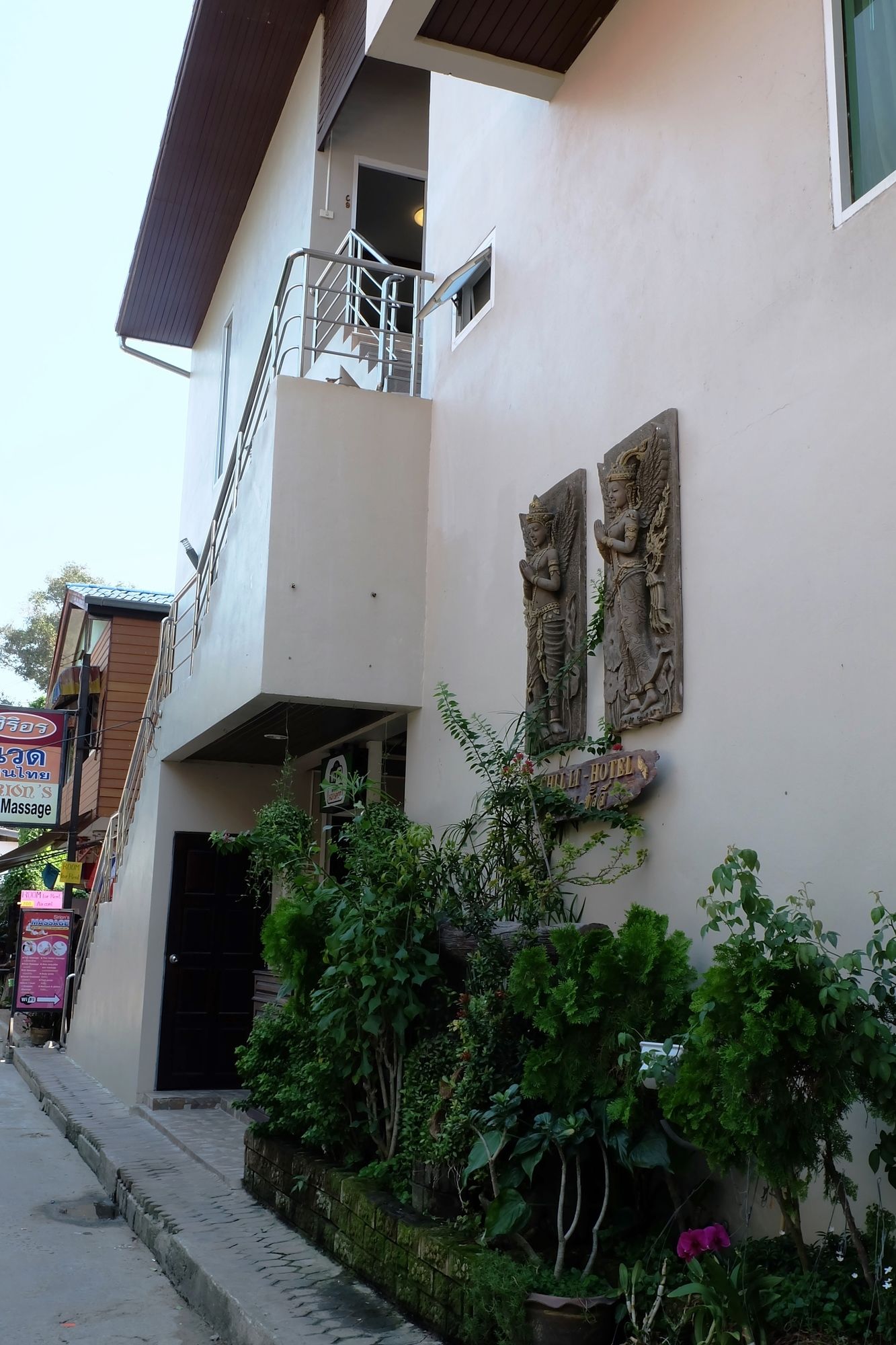 Фото Chilli Hotel & Restaurant