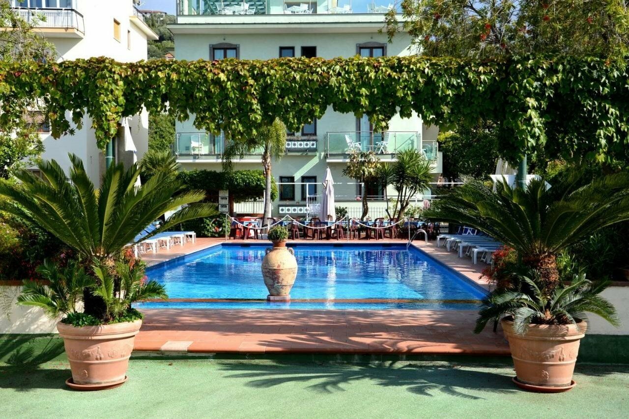 Фото Central Hotel