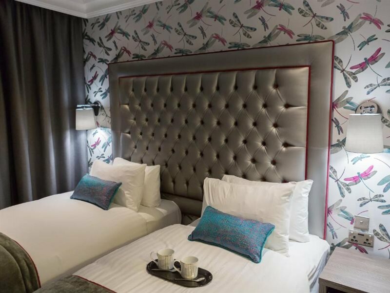 Фото The Beverley Hotel