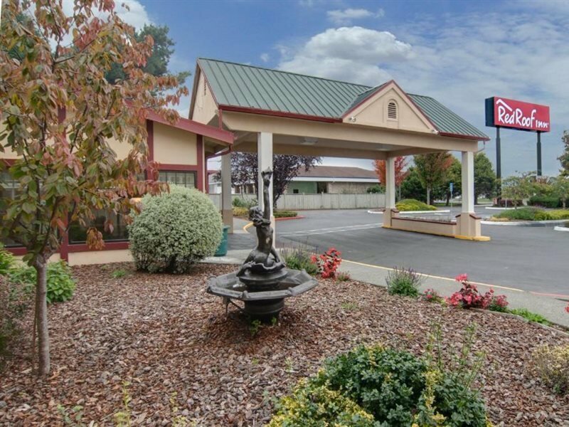 Фото Red Roof Inn Arcata