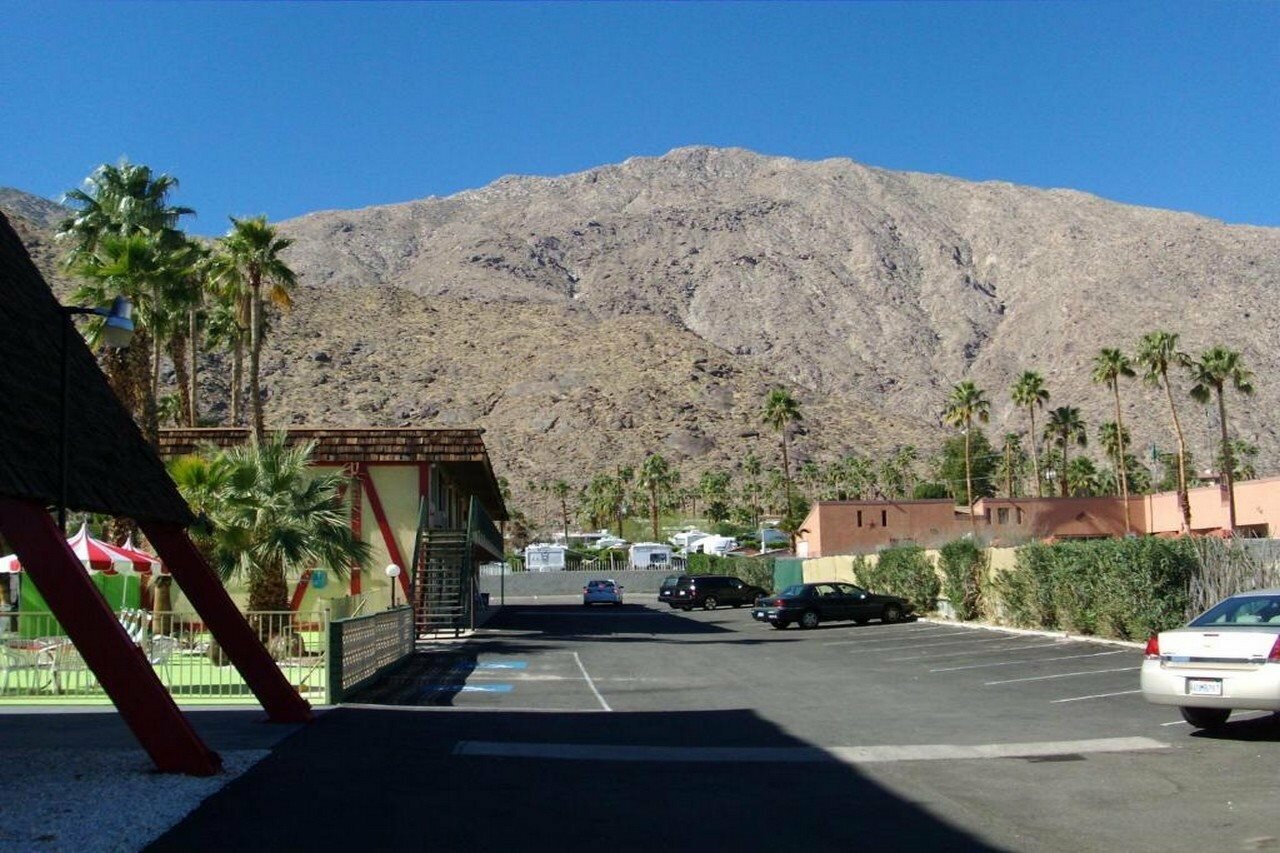 Фото Desert Lodge