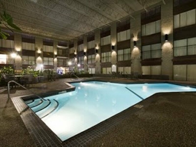 Фото Sandman Hotel Edmonton West