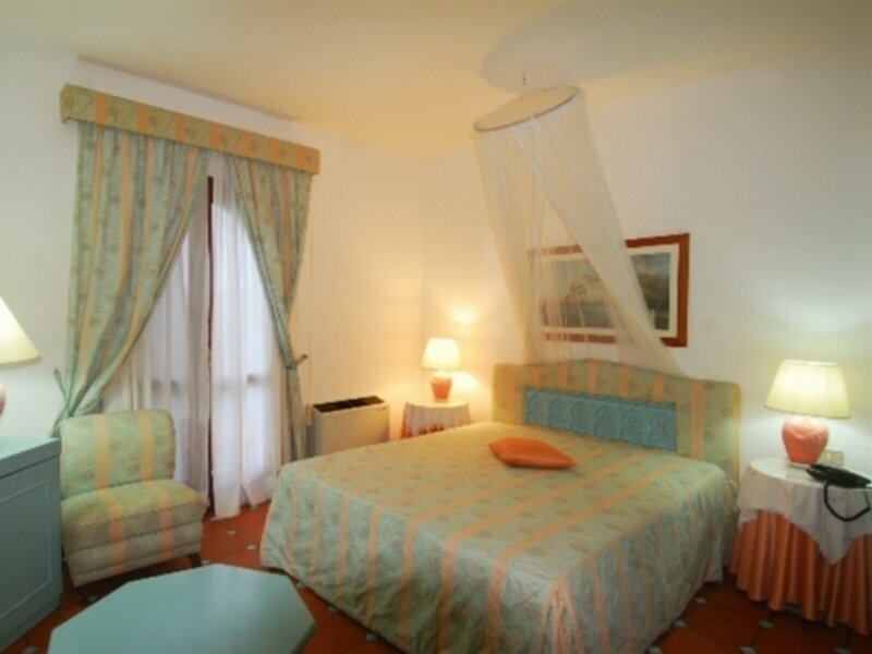 Фото Hotel Stefania Boutique Hotel by the Beach