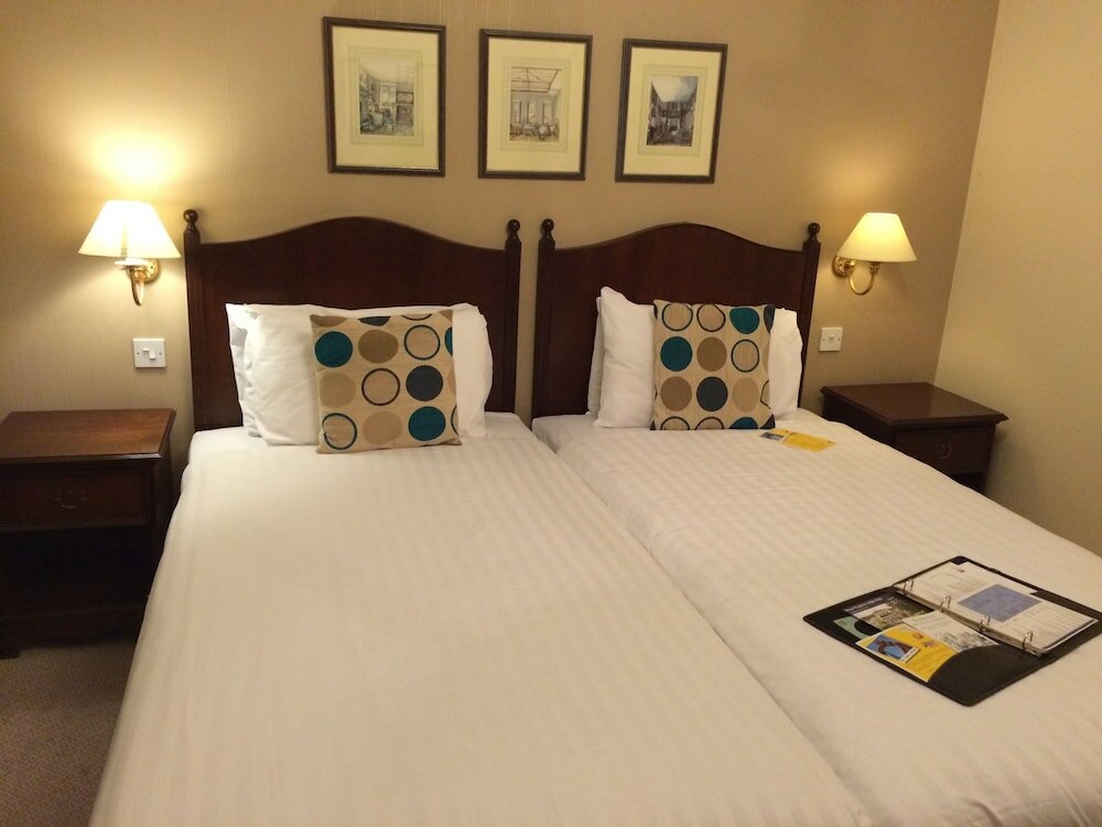 Фото Kingston Lodge Hotel