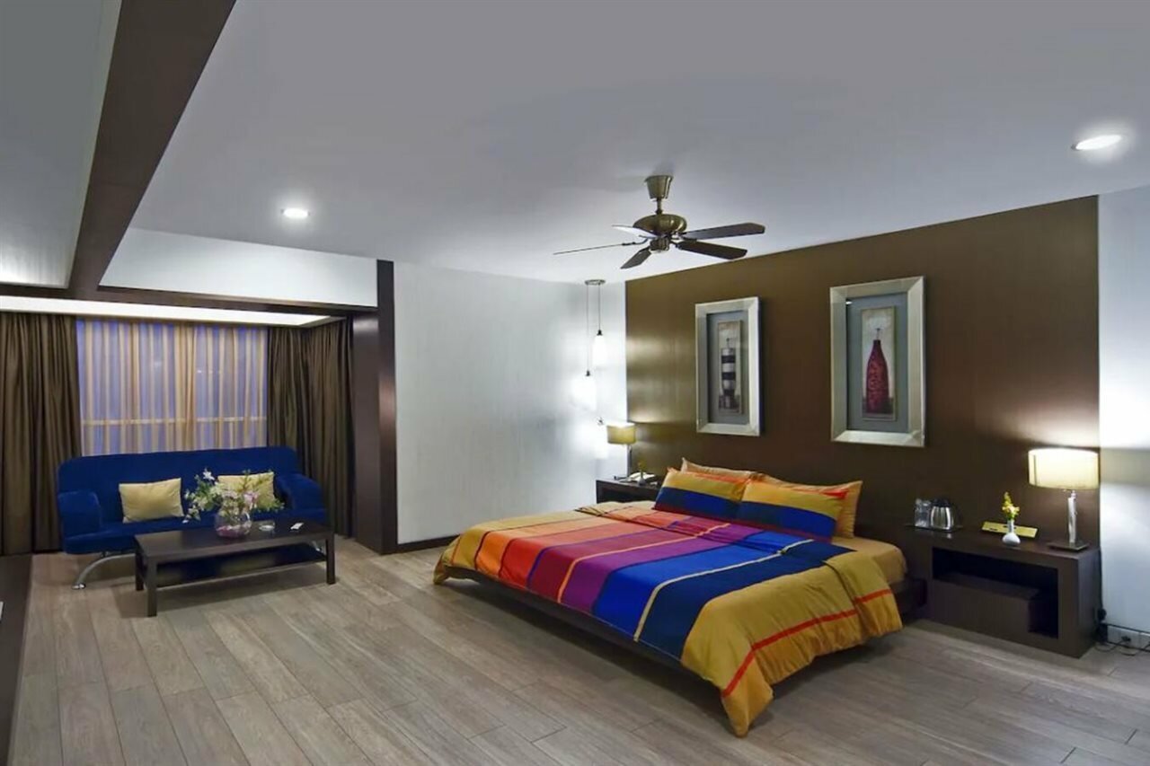 Фото Hotel Aurora Towers