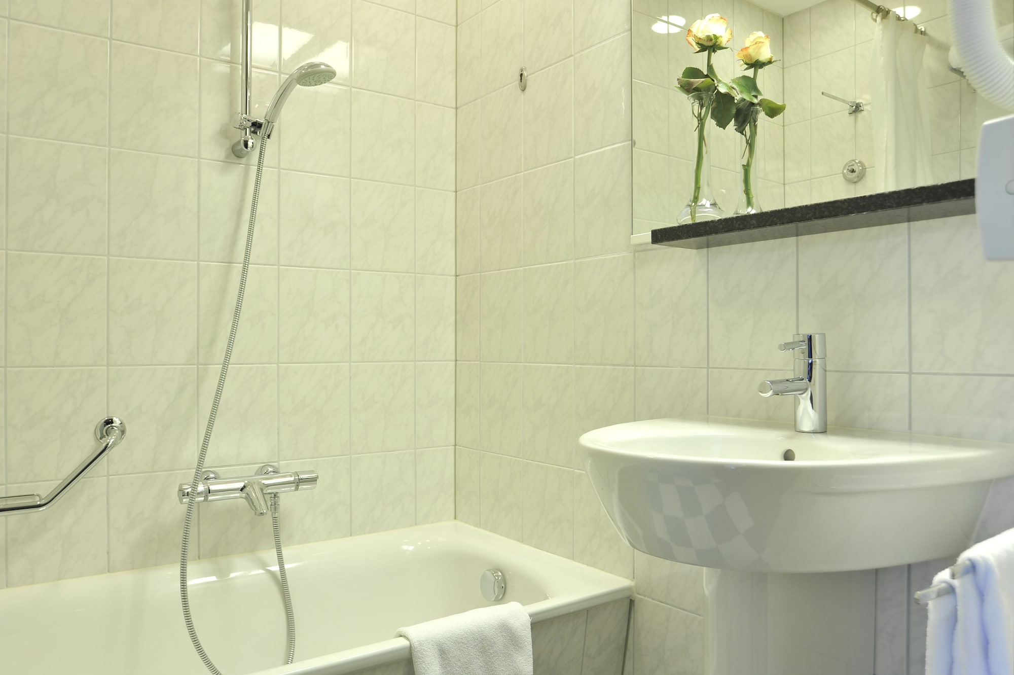 Фото Golden Tulip Hotel Central