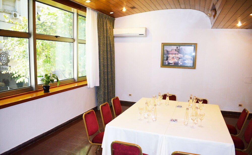 Фото Hotel Solans Carlton