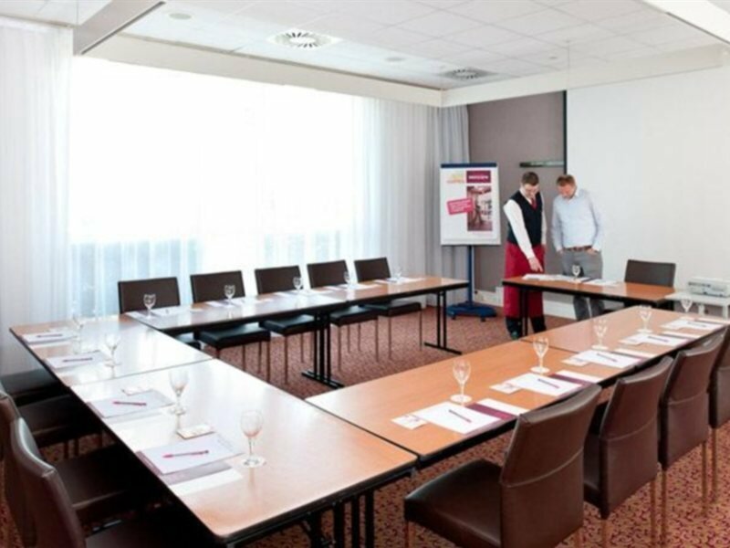 Фото Mercure Hotel Hamburg am Volkspark