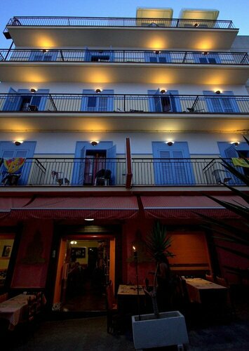 Гостиница Hostal Ferrer