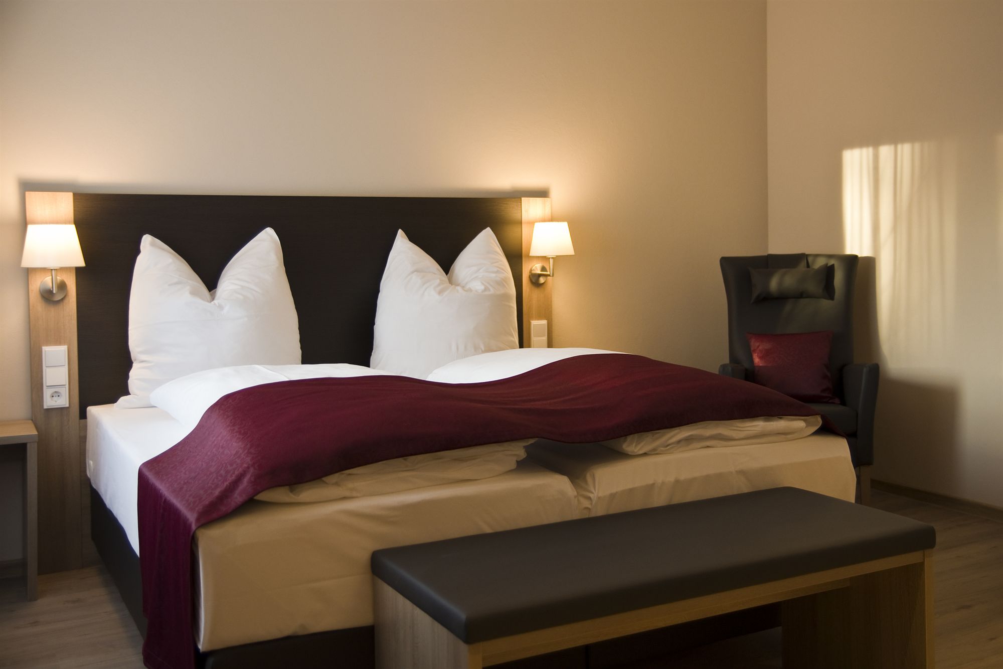 Фото Troll's Brauhaus Hotel