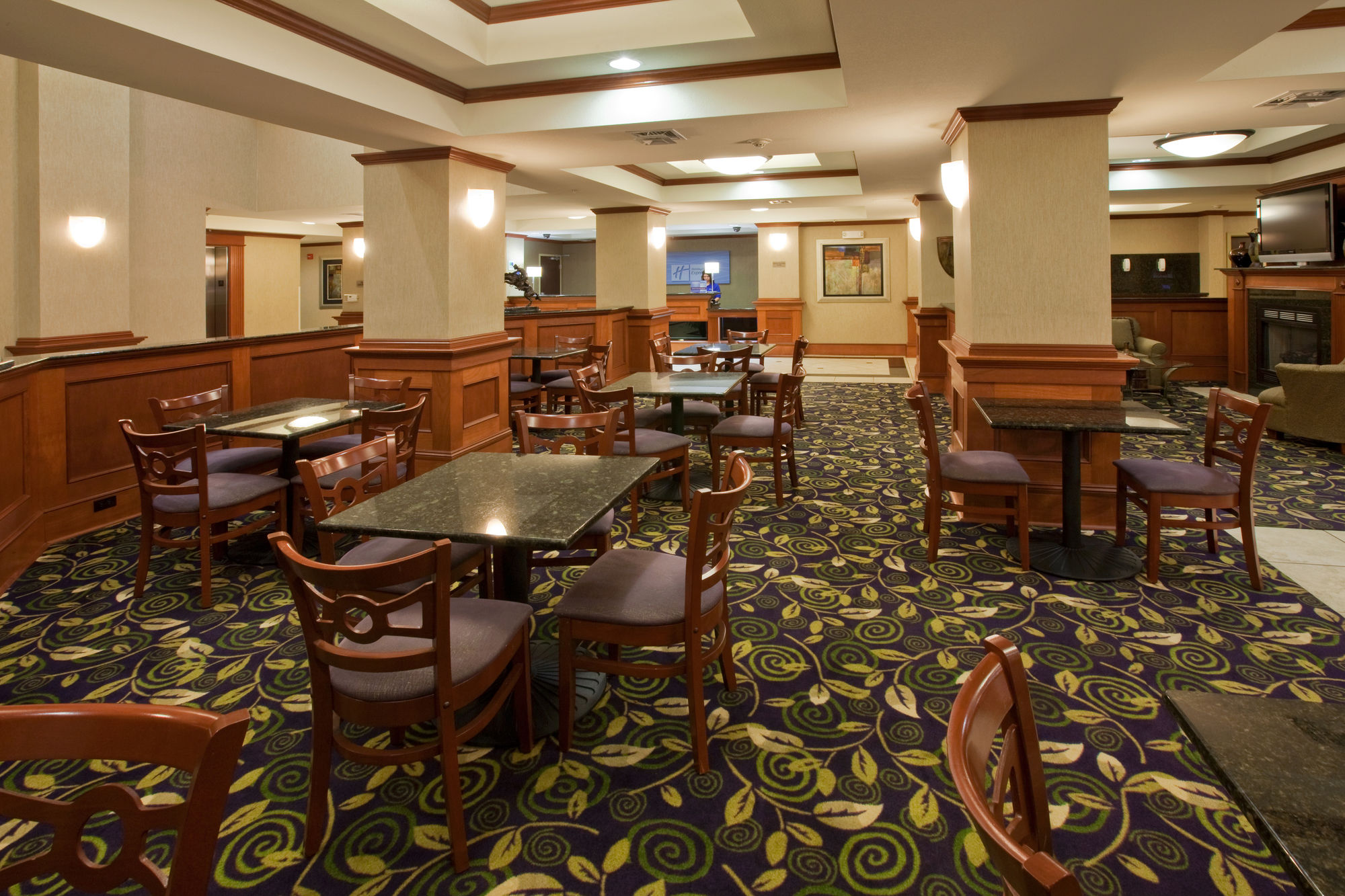 Фото Holiday Inn Express Ada, an Ihg Hotel