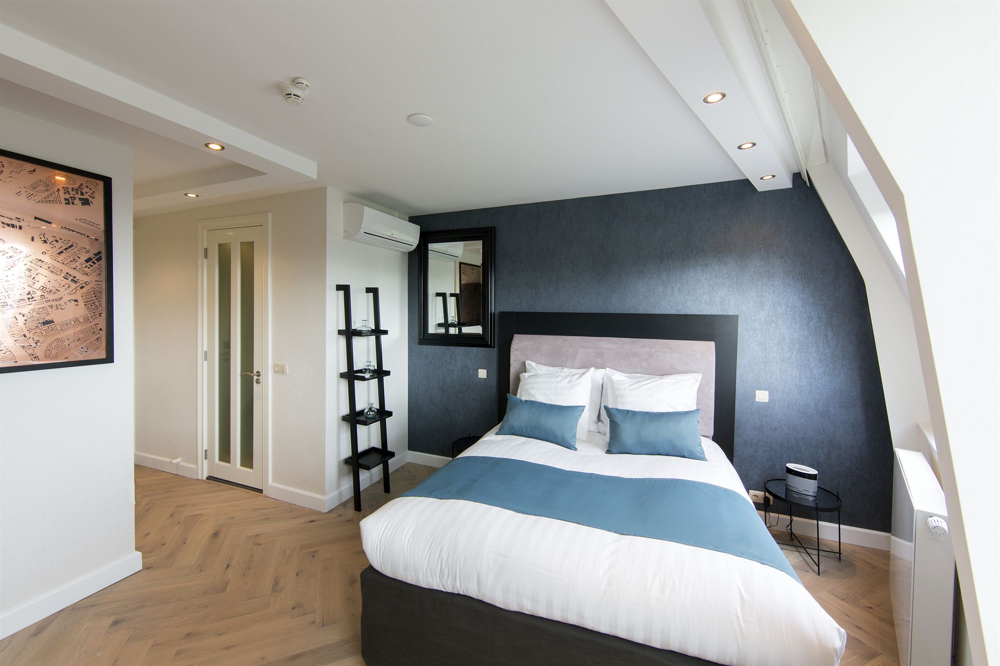 Фото No. 377 House