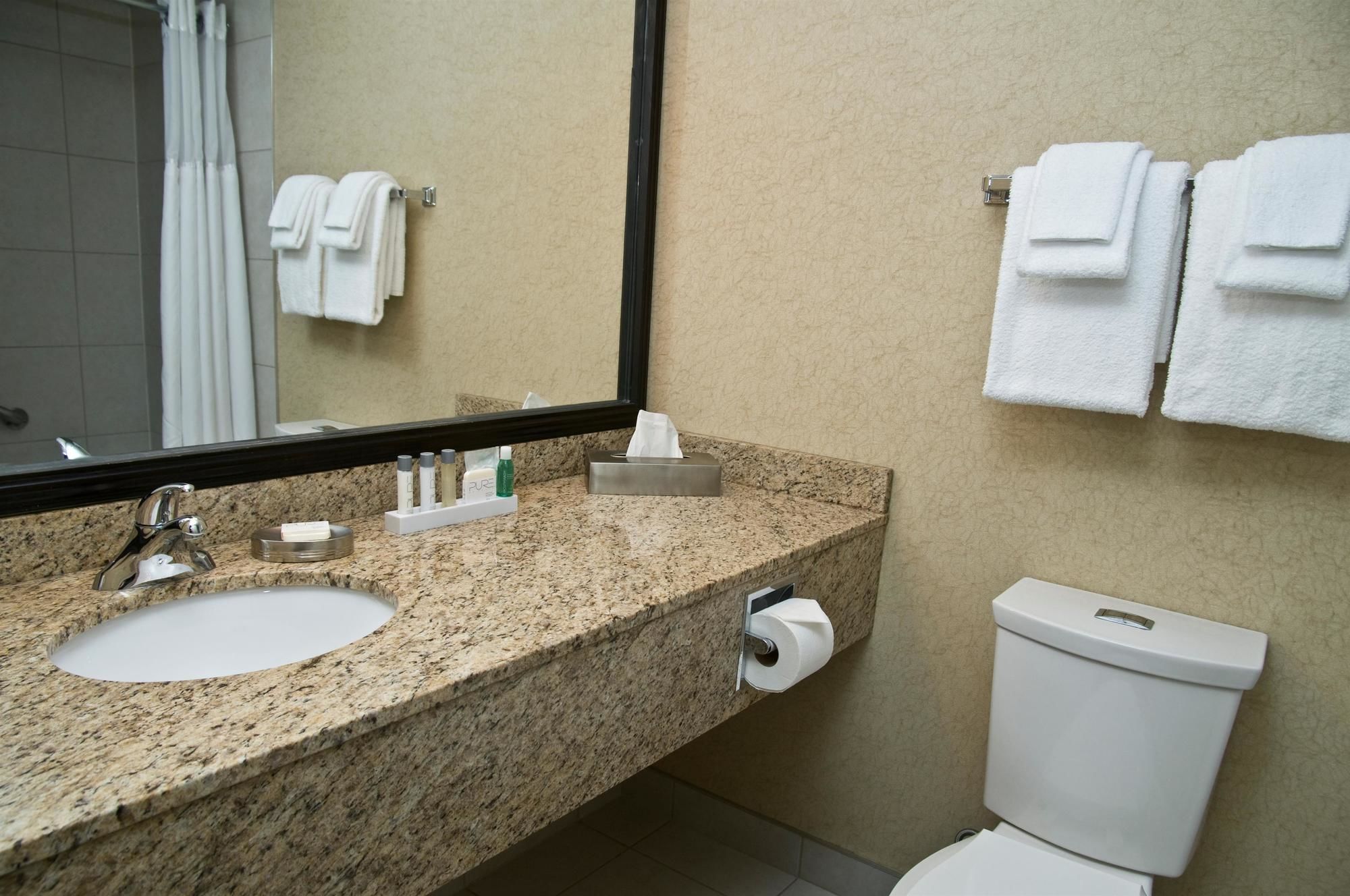 Фото Best Western Plus Nor'wester Hotel & Conference Centre