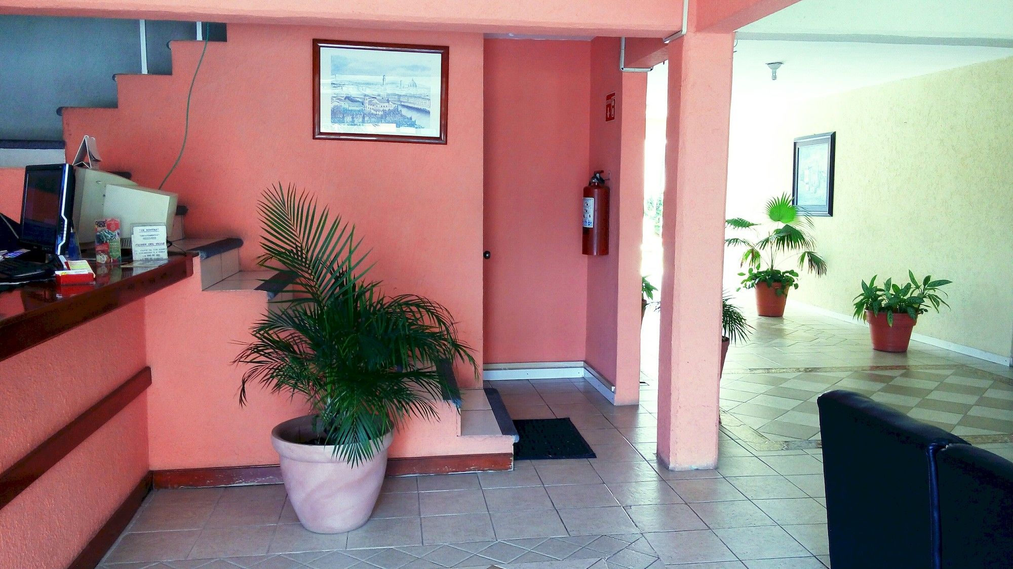 Фото Hotel Plaza Jardín