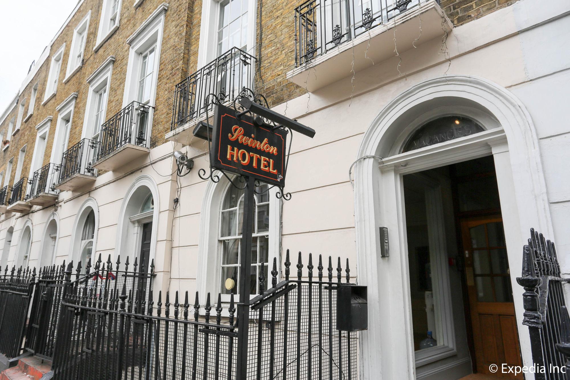 Фото Swinton Hotel