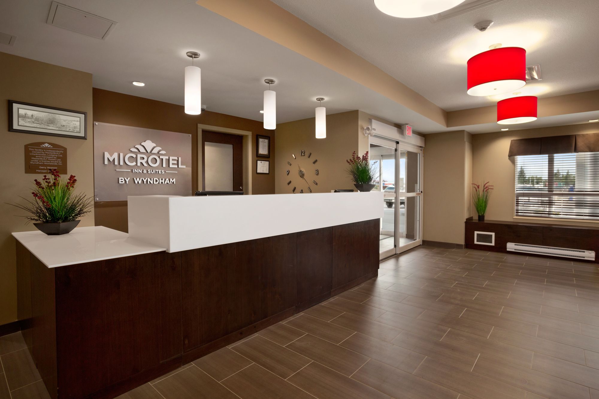Фото Microtel Inn & Suites by Wyndham Lloydminster